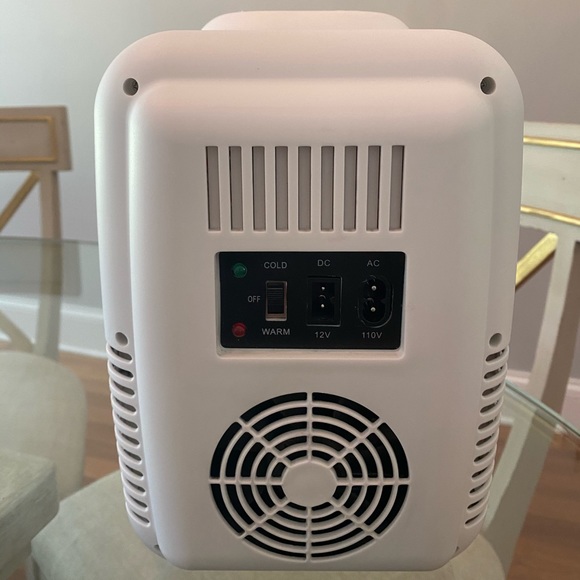 Cooluli Mini Beauty Refrigerator - Picture 7 of 7